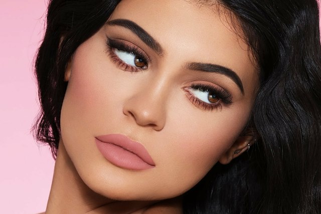 Вечерний макияж для брюнеток