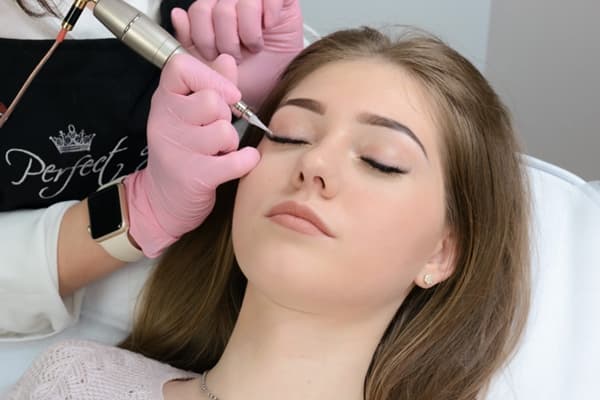 Микроблейдинг бровей Микроблейдинг бровей